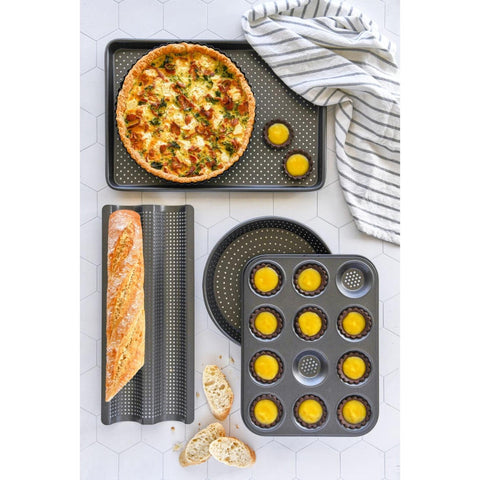 Perfect Crust 12 Cup Shallow Baking Pan 32x24cm