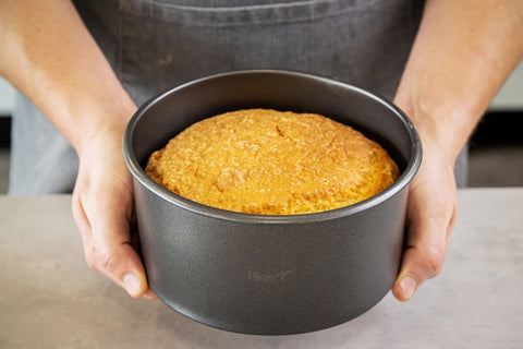 Heavy Loose Base Round Deep CakePan 18cm