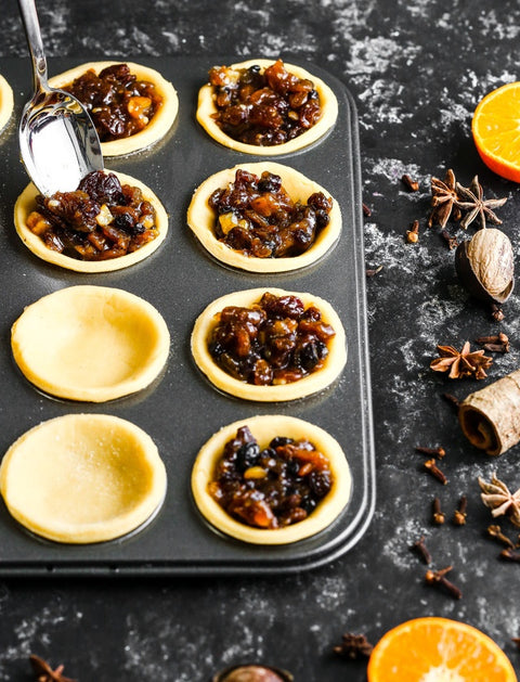 Crusty Bake Shallow Baking Pan 12 Cup
