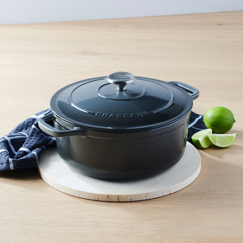 SH Chasseur Round French Oven - Caviar(3 Sizes)