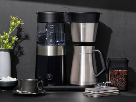 Good Grips POP Container Small Square Short with Coffee Scoop 1 L