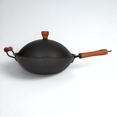 Rust-Resistant Iron Wok with Black Lid 33cm