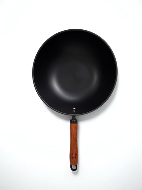 Rust-Resistant Iron Wok with Black Lid 30cm