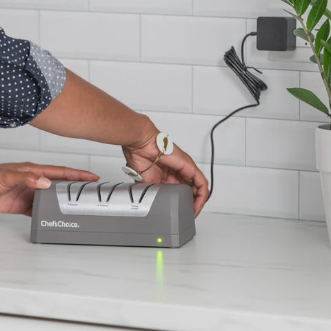 Rechargeable AngleSelect Electric Sharpener DC1520