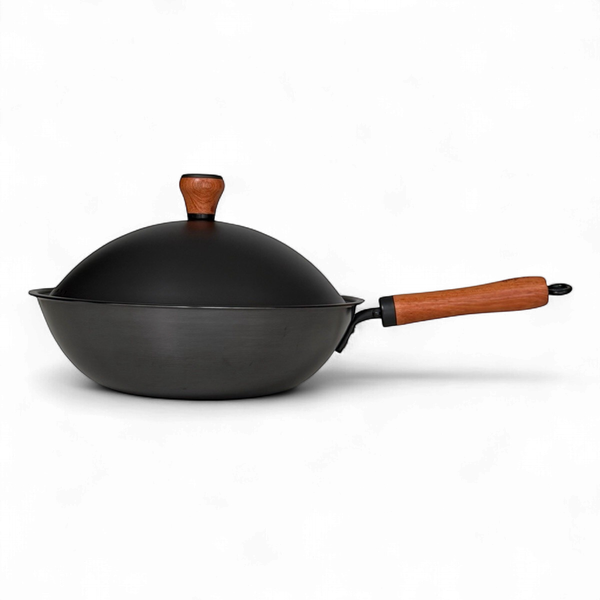 Rust-Resistant Iron Wok with Black Lid 30cm