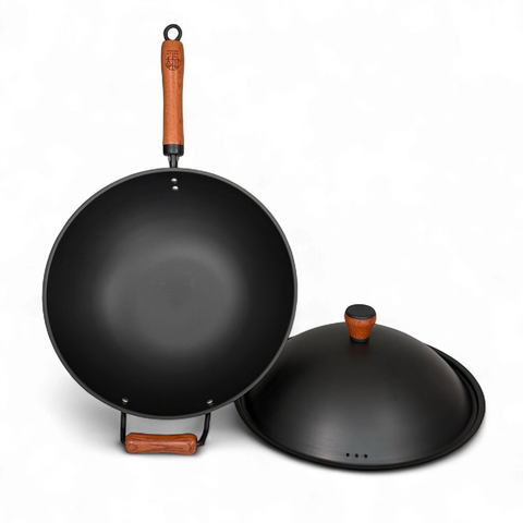 Rust-Resistant Iron Wok with Black Lid 33cm