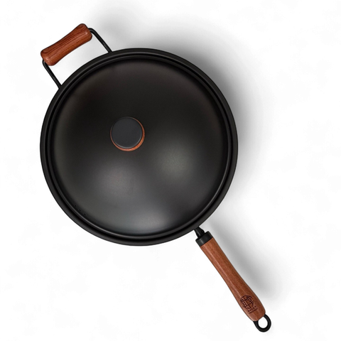 Rust-Resistant Iron Wok with Black Lid 33cm