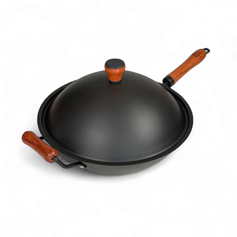 Rust-Resistant Iron Wok with Black Lid 33cm